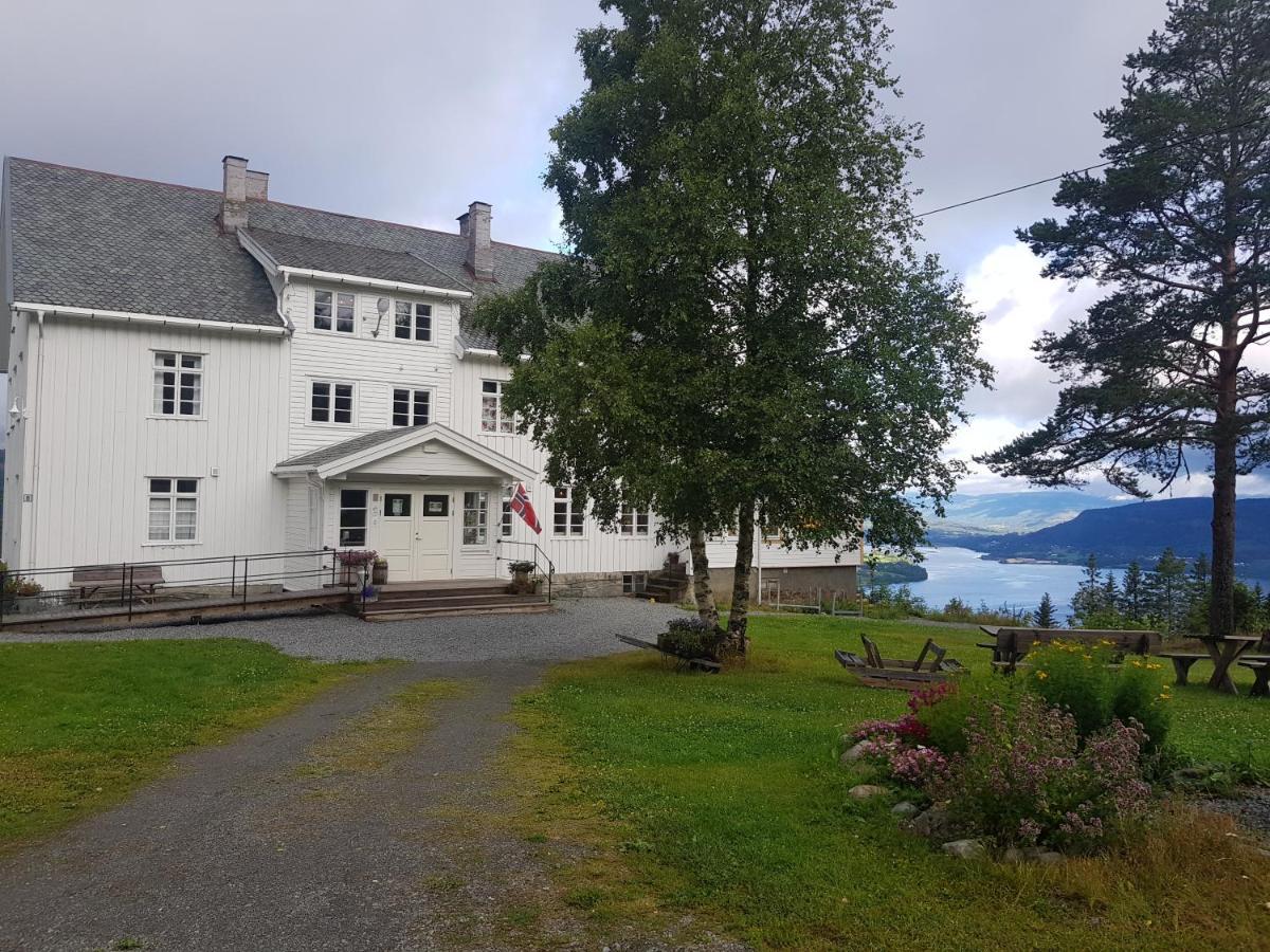 Granum Gard Hotel Fluberg Buitenkant foto